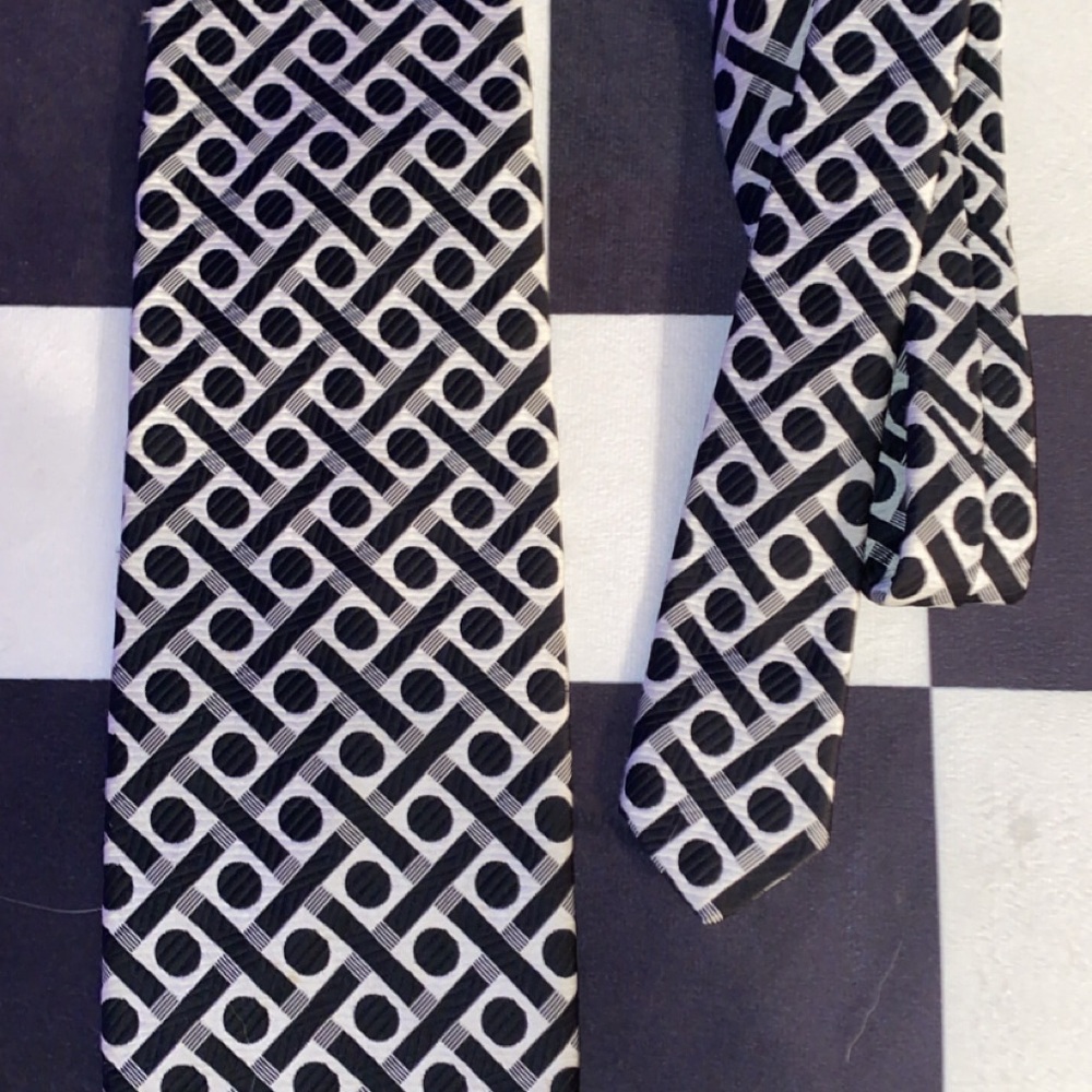 Geometric Black and White Tie
